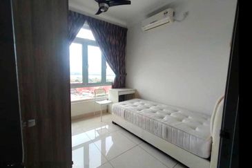 Golden Sands Seaview Residence