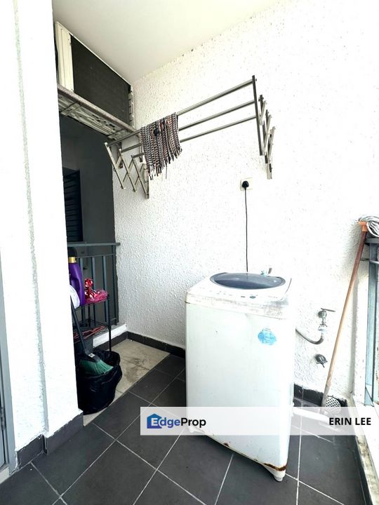 Big & New Paint Master Bedroom with fully furnished , Johor, Johor Bahru