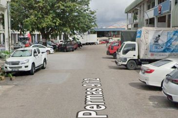 Permas Jaya 1.5-Storey Intermediate Factory For Rent