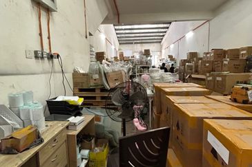 Permas Jaya 1.5-Storey Intermediate Factory For Rent