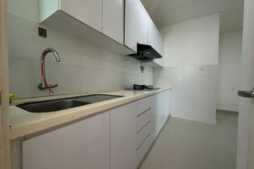 1Medini & Medini Signature