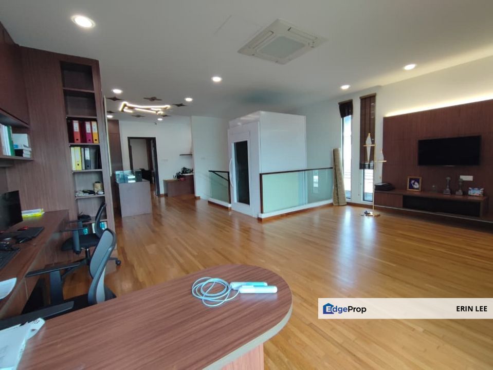 Senibong 3 Storey Bungalow Fully Furnished for Sale, Johor, Masai