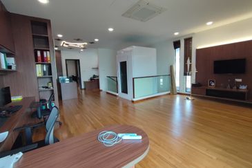 Senibong Cove Isola Coast