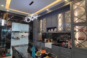 Senibong Cove Isola Coast