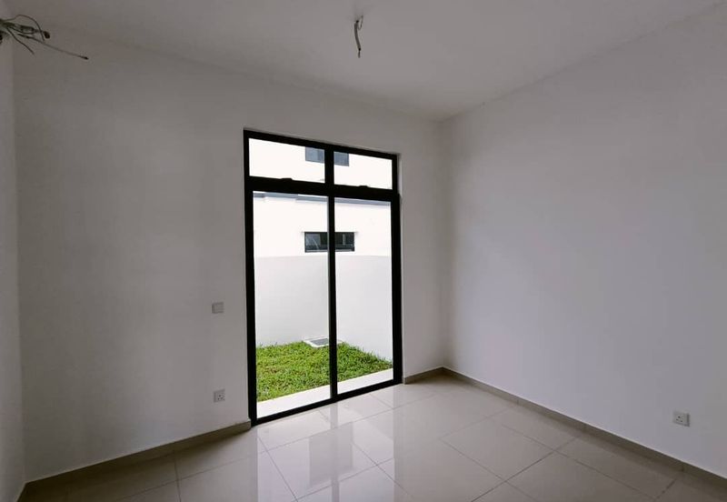 Tate Dalton @ Eco Botanic 2