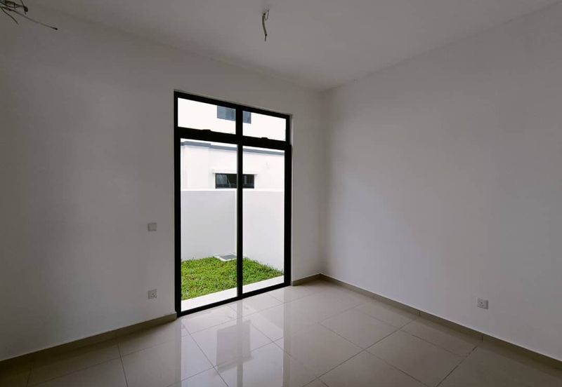 Tate Dalton @ Eco Botanic 2