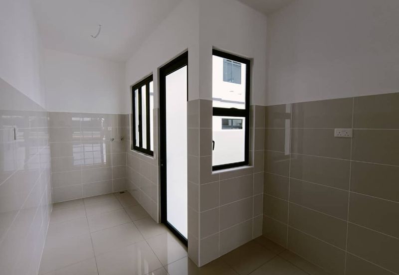 Tate Dalton @ Eco Botanic 2