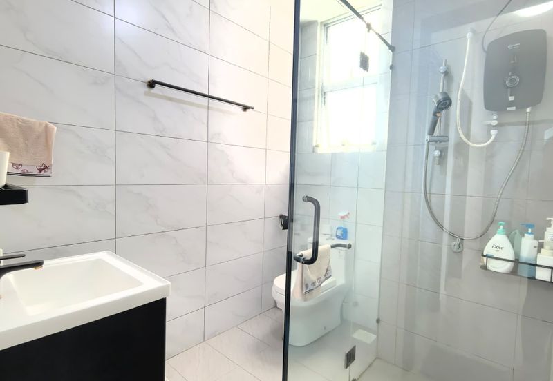 SKS Habitat Apartment, Larkin