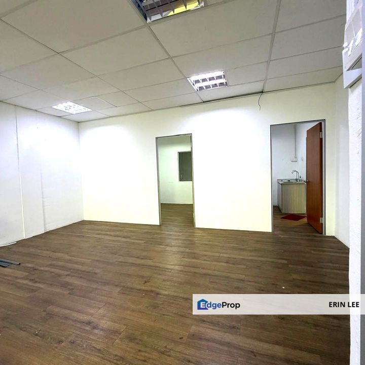 Super Nice Office Space with renovated, Johor, Johor Bahru