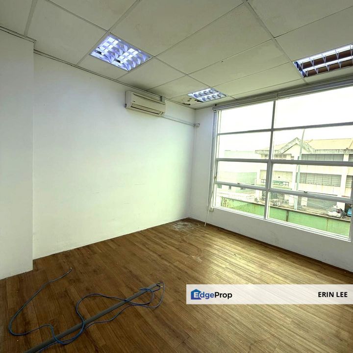 Super Nice Office Space with renovated, Johor, Johor Bahru