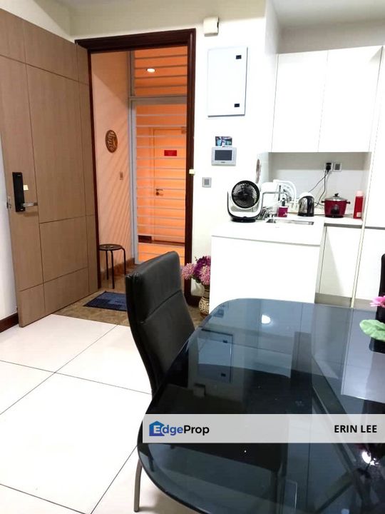 Bungalow & Unblocked view Clean & Neat 3 bedroom Town Area , Johor, Johor Bahru