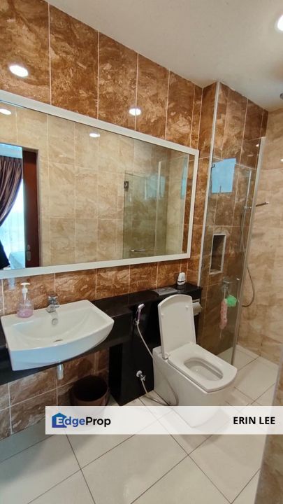 Tenanted maintain well facing bungalow view , Johor, Johor Bahru