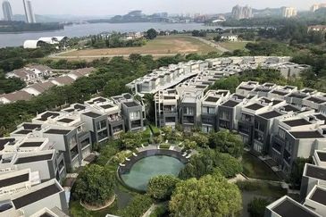 Mirage By The Lake @ Perdana Lakeview West