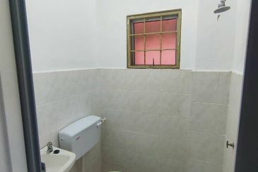 Kekwa Apartment @ Putra Perdana