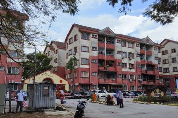 Kekwa Apartment @ Putra Perdana