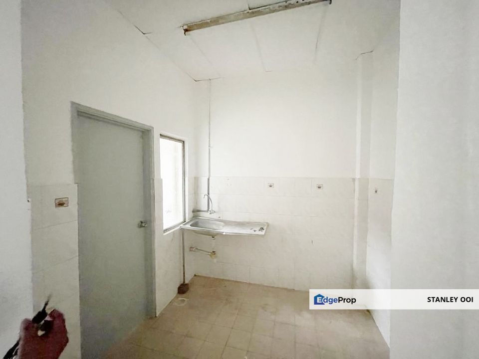 Kekwa Apartment, Taman Putra Perdana, Puchong, For Sale , Selangor, Puchong