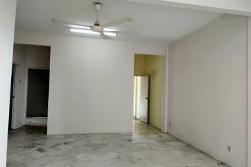 Kekwa Apartment @ Putra Perdana