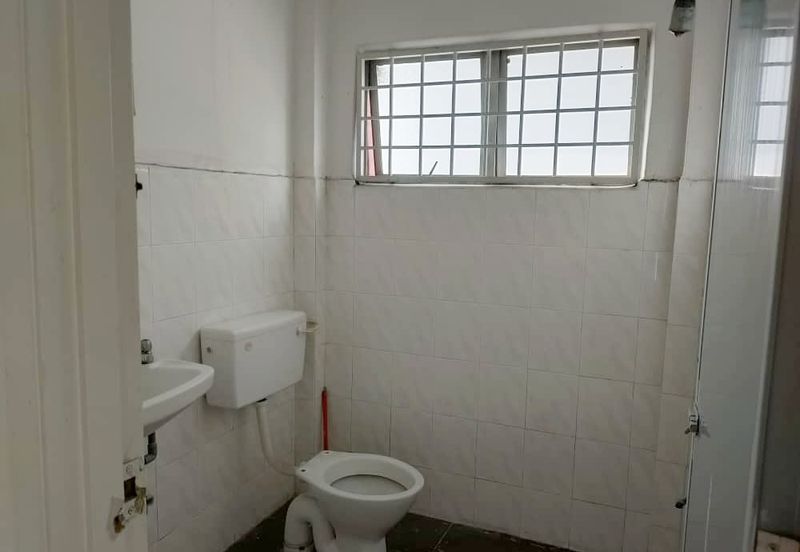 Kekwa Apartment @ Putra Perdana