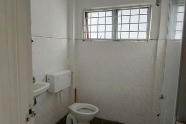 Kekwa Apartment @ Putra Perdana