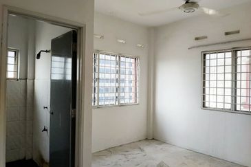 Kekwa Apartment @ Putra Perdana
