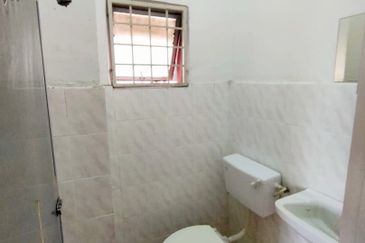 Kekwa Apartment @ Putra Perdana