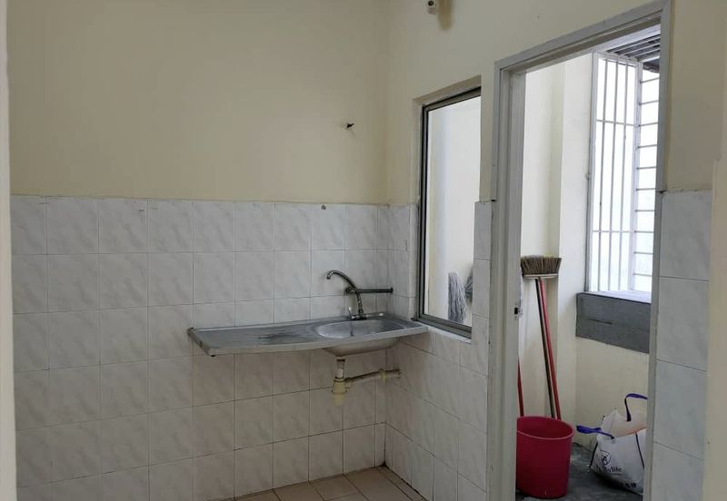 Kekwa Apartment @ Putra Perdana