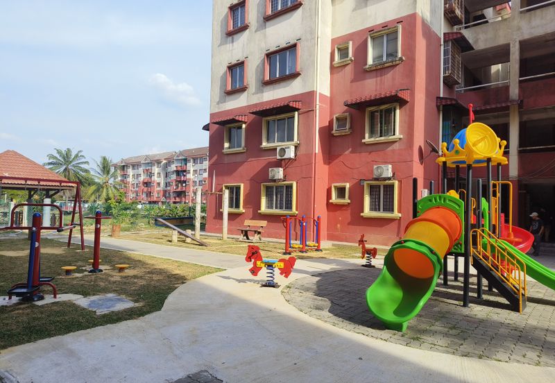 Kekwa Apartment @ Putra Perdana