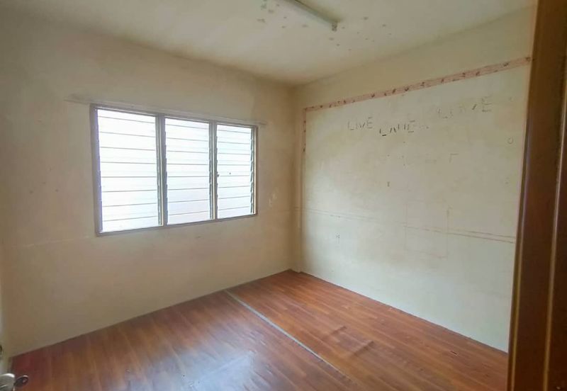 Flat Taman Segar Perdana