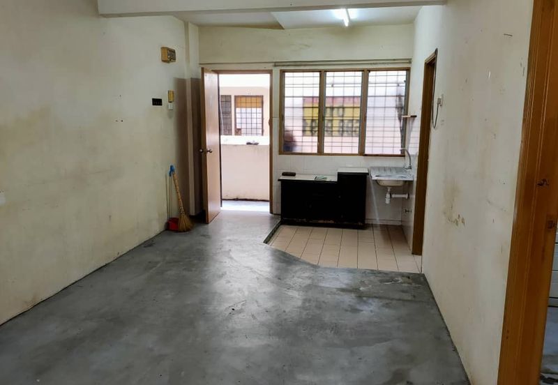 Flat Taman Segar Perdana