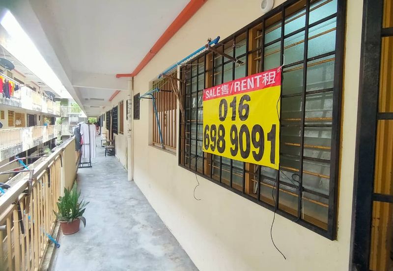 Flat Taman Segar Perdana