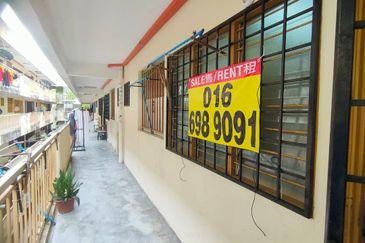 Flat Taman Segar Perdana