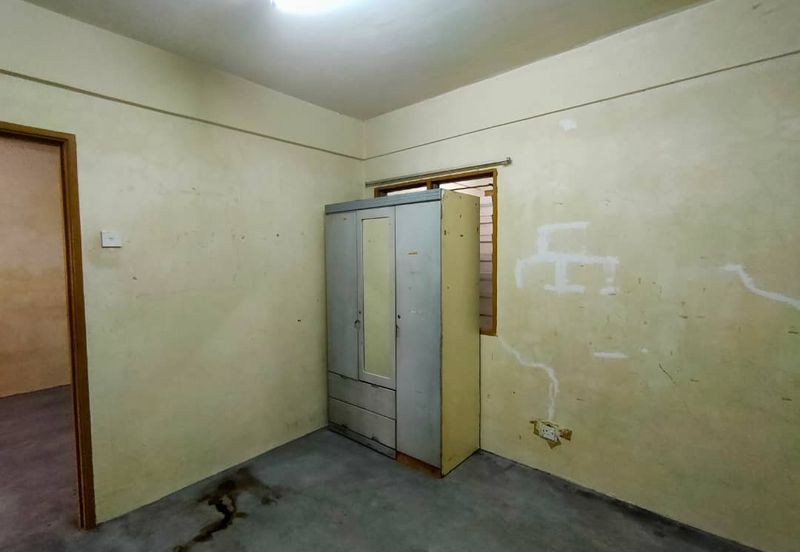 Flat Taman Segar Perdana