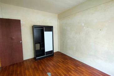 Flat Taman Segar Perdana
