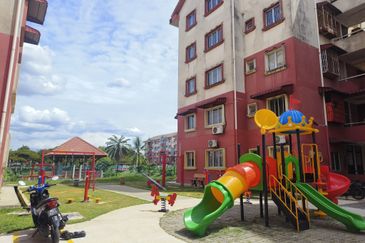 Kekwa Apartment @ Putra Perdana