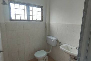 Kekwa Apartment @ Putra Perdana