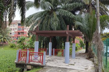 Kekwa Apartment @ Putra Perdana