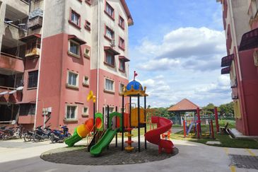 Kekwa Apartment @ Putra Perdana