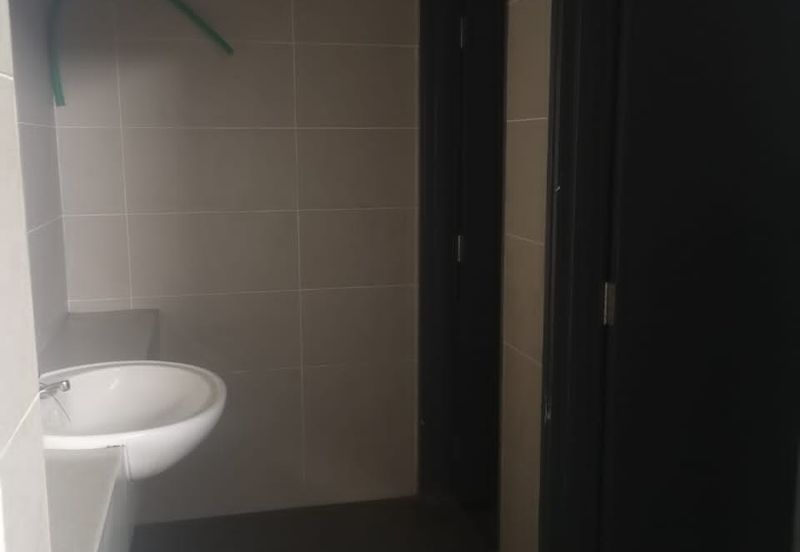 Zentro 1, Bandar 16 Sierra