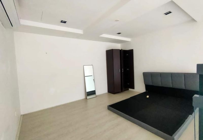 The Square @ One City