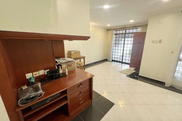 Jalan Mutiara Emas 3/20