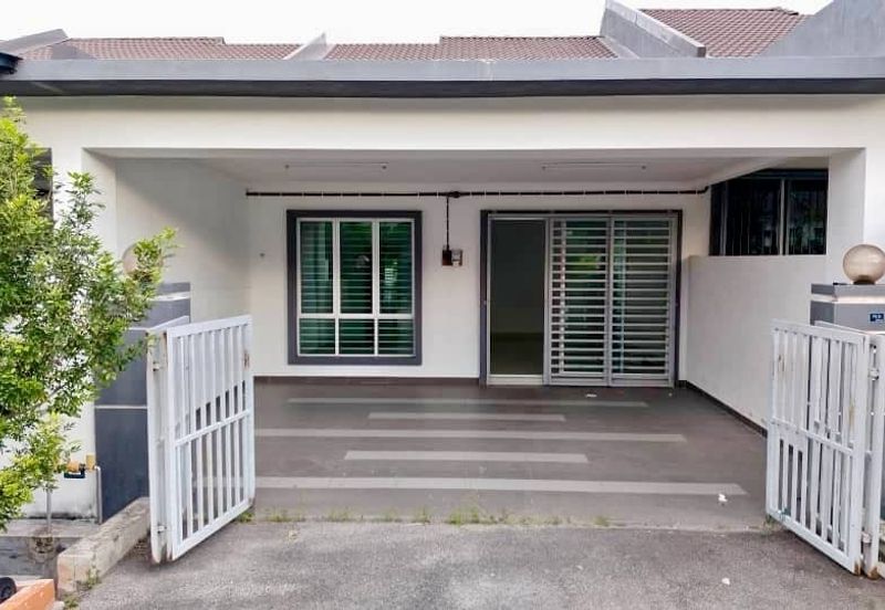 TAMAN PINGGIRAN KUALA INA