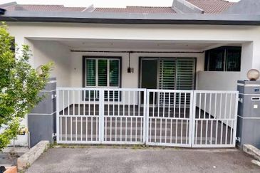 TAMAN PINGGIRAN KUALA INA