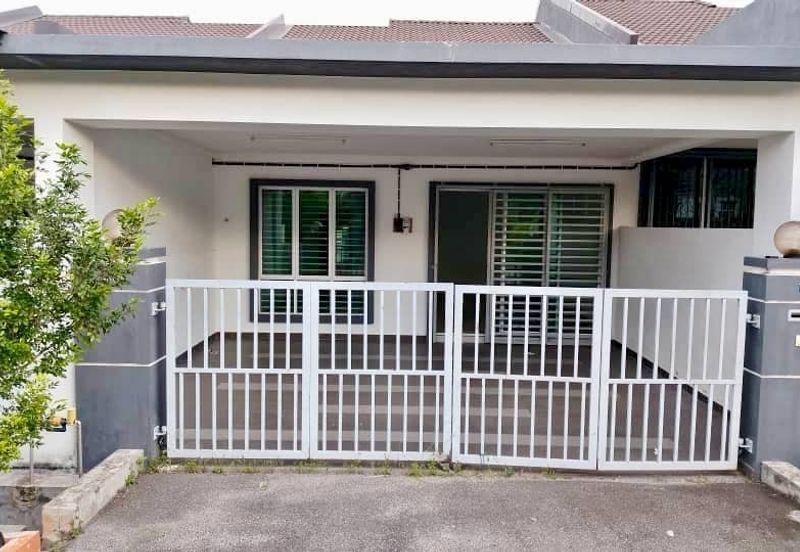 TAMAN PINGGIRAN KUALA INA