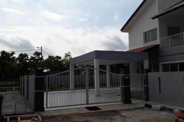 Double Storey Semi-D @ Taman Nuri, Durian Tunggal