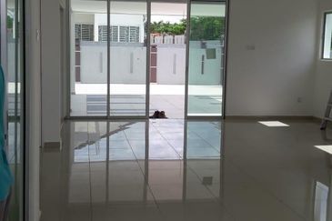 Double Storey Semi-D @ Taman Nuri, Durian Tunggal