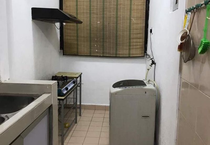 Prima Regency (Savoy Court)