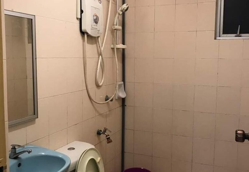 Prima Regency (Savoy Court)