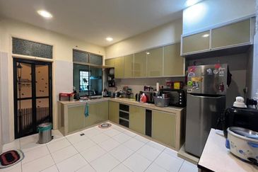 Perjiranan 12/XX, Bandar Dato Onn