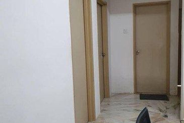 Taman Desa Kempas Apartment (corner unit)