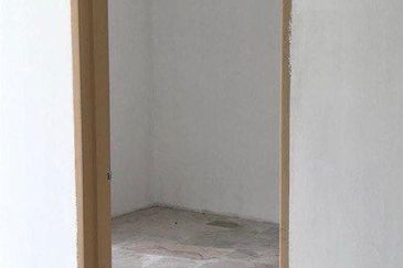 Taman Desa Kempas Apartment (corner unit)